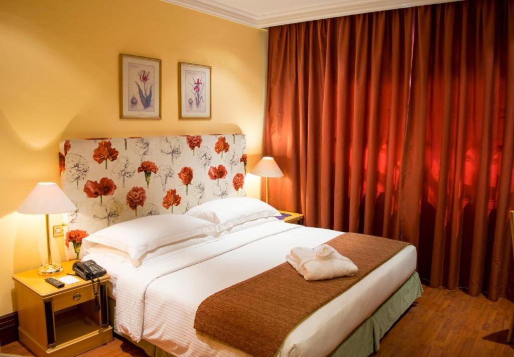 Le Royal Hotel Koweït Extérieur photo