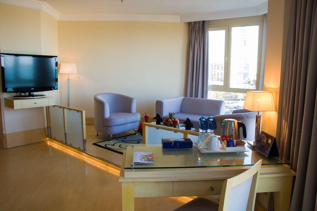 Le Royal Hotel Koweït Extérieur photo