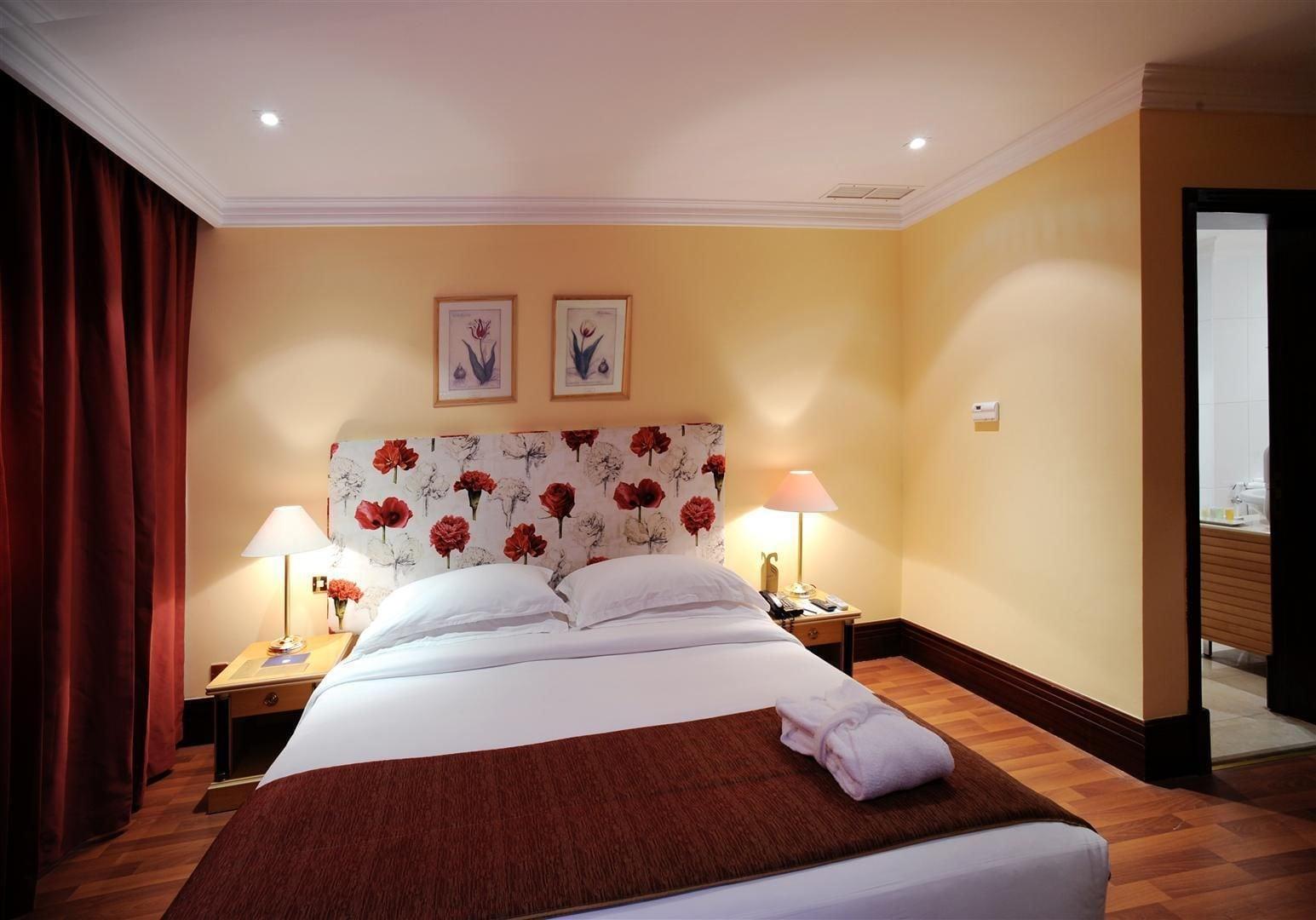Le Royal Hotel Koweït Extérieur photo