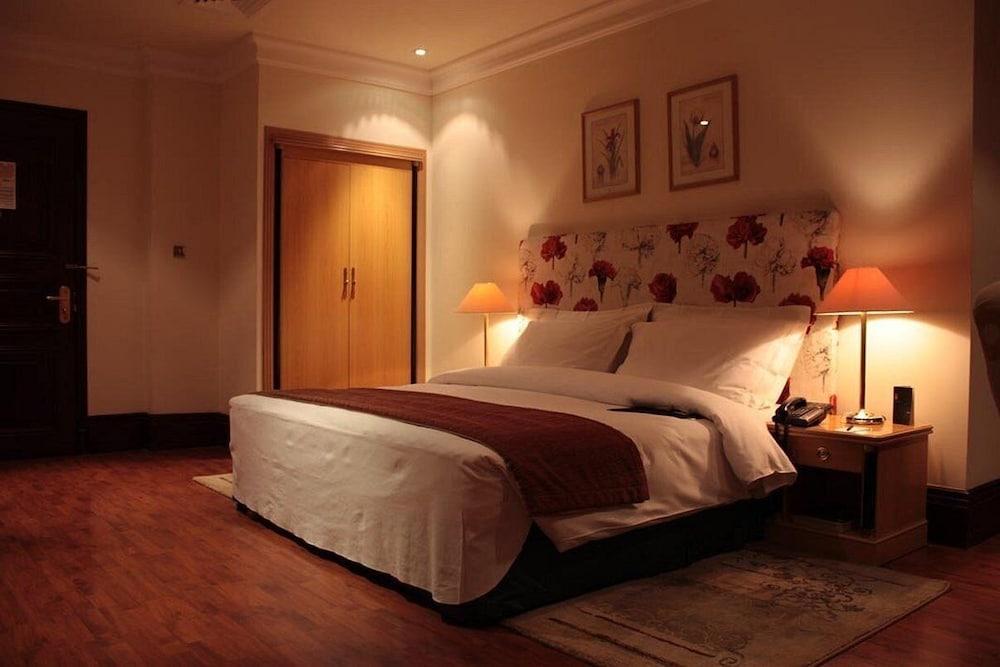 Le Royal Hotel Koweït Extérieur photo