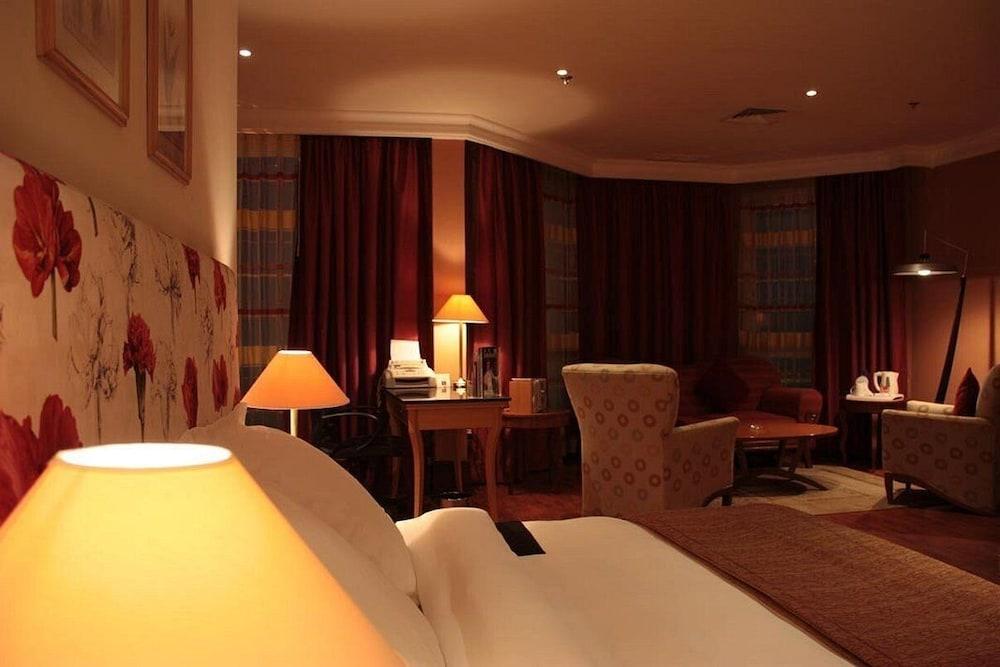 Le Royal Hotel Koweït Extérieur photo