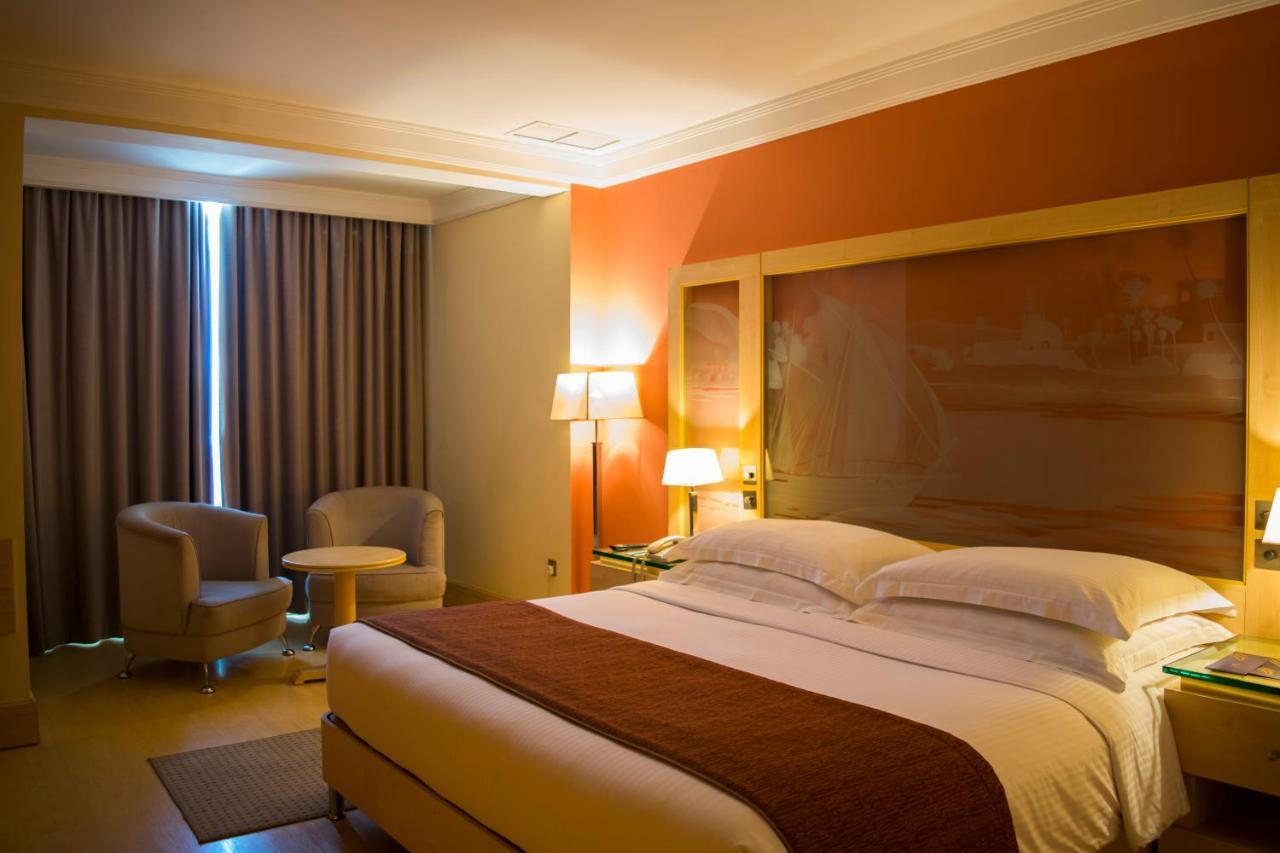 Le Royal Hotel Koweït Extérieur photo