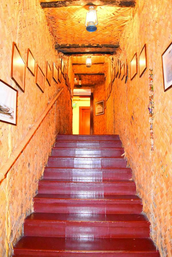 Le Royal Hotel Koweït Extérieur photo