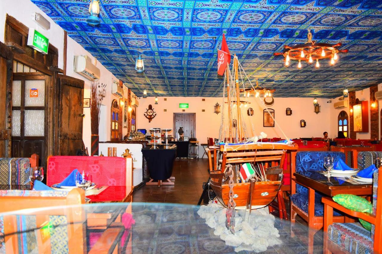 Le Royal Hotel Koweït Extérieur photo